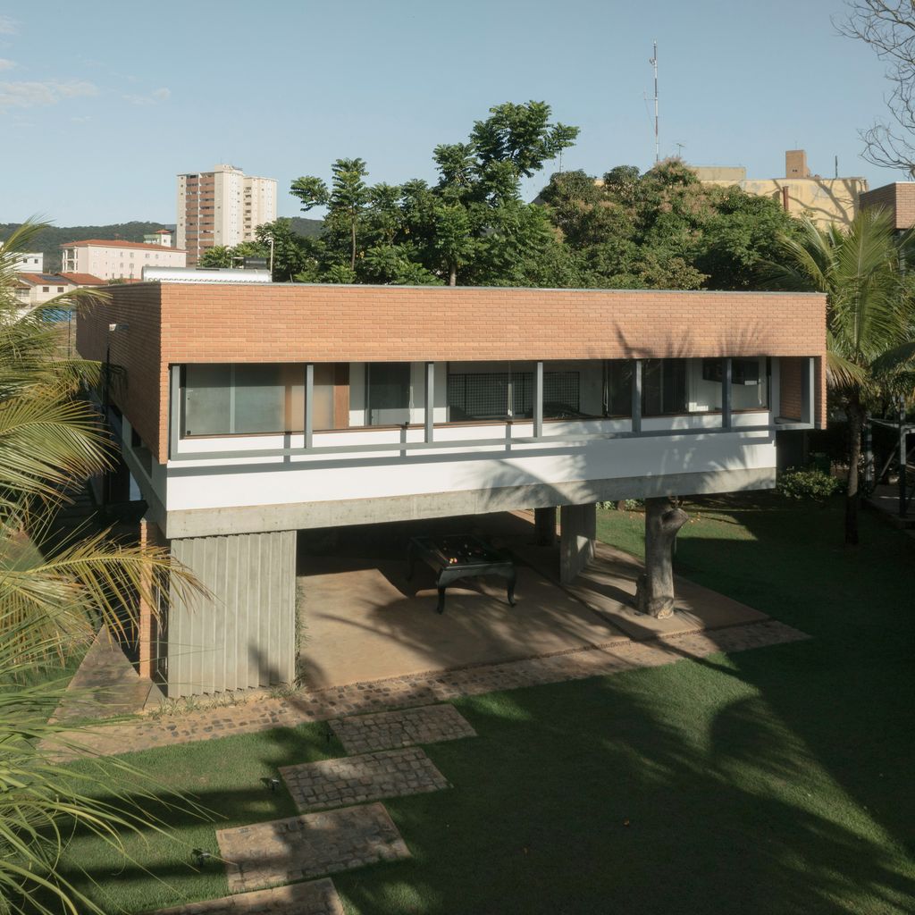 Montes Claros House in Brazil Elevated Elegance by Venta Arquitetos
