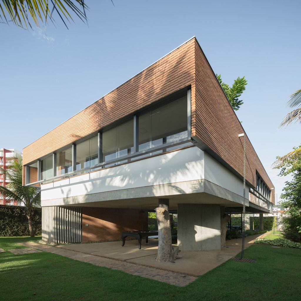 Montes Claros House in Brazil Elevated Elegance by Venta Arquitetos