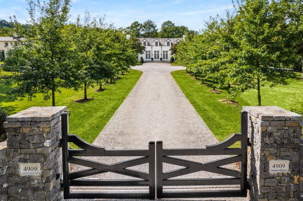 Opulence in Nashville Lindsay Hunt Sulaks Architectural Masterpiece Hits Market at 10 Million 3