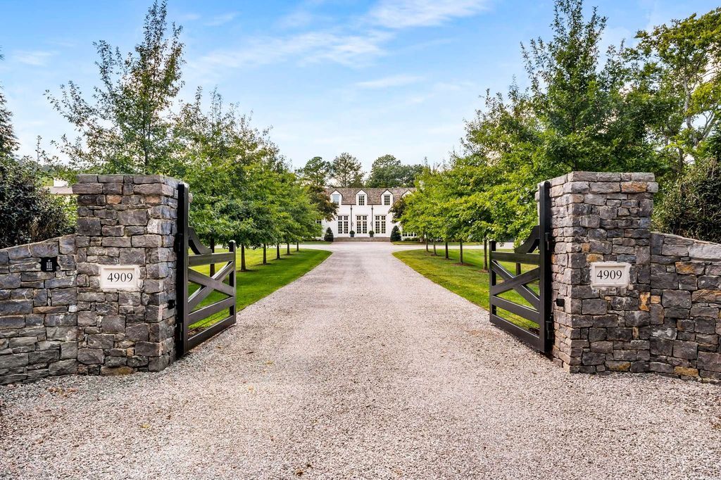 Opulence in Nashville Lindsay Hunt Sulaks Architectural Masterpiece Hits Market at 10 Million 4