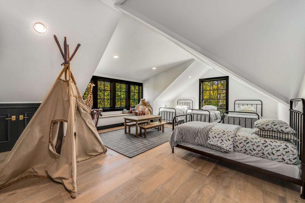 Opulence in Nashville Lindsay Hunt Sulaks Architectural Masterpiece Hits Market at 10 Million 40