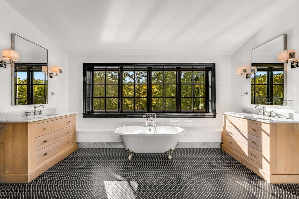 Opulence in Nashville Lindsay Hunt Sulaks Architectural Masterpiece Hits Market at 10 Million 45