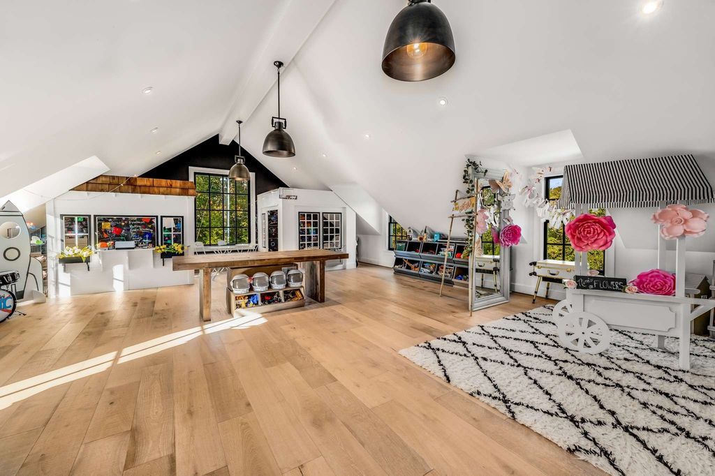 Opulence in Nashville Lindsay Hunt Sulaks Architectural Masterpiece Hits Market at 10 Million 46