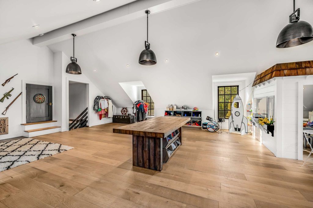 Opulence in Nashville Lindsay Hunt Sulaks Architectural Masterpiece Hits Market at 10 Million 47