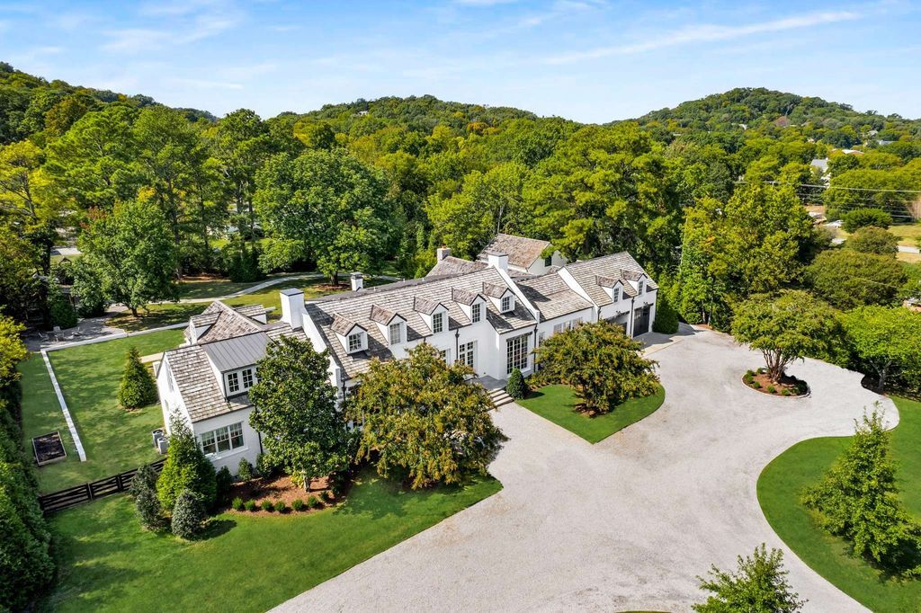 Opulence in Nashville Lindsay Hunt Sulaks Architectural Masterpiece Hits Market at 10 Million 5