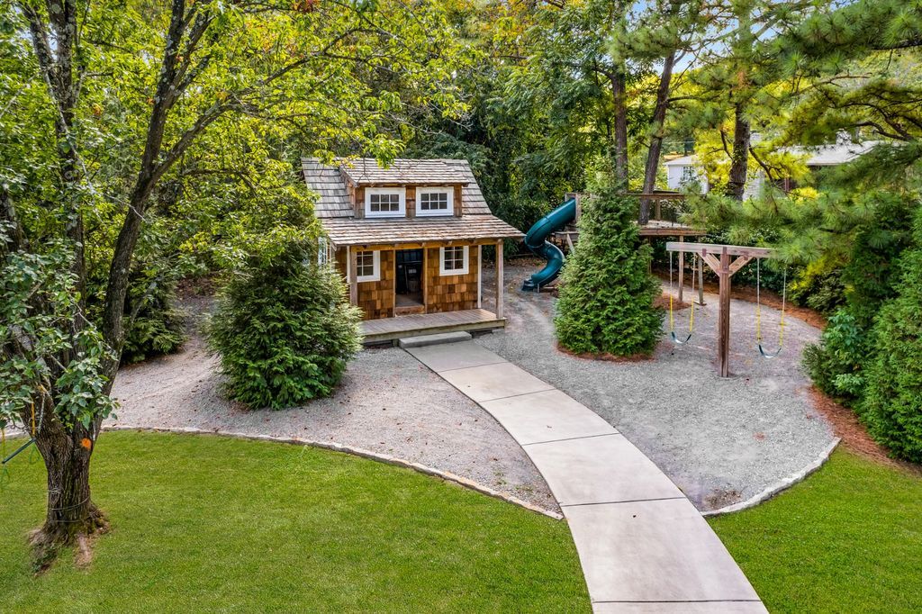 Opulence in Nashville Lindsay Hunt Sulaks Architectural Masterpiece Hits Market at 10 Million 56