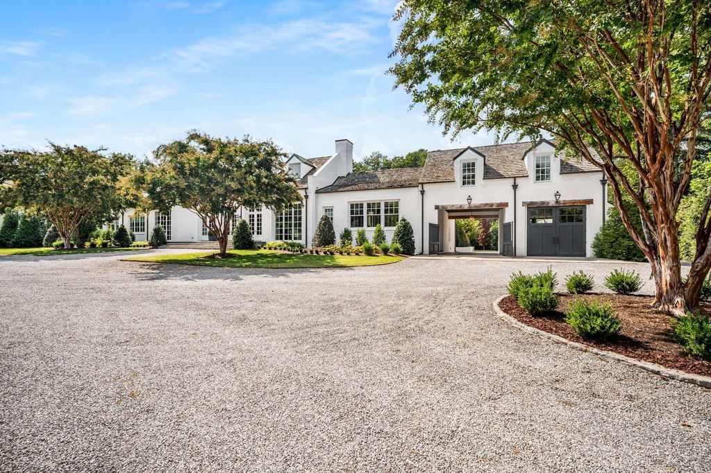 Opulence in Nashville Lindsay Hunt Sulaks Architectural Masterpiece Hits Market at 10 Million 6