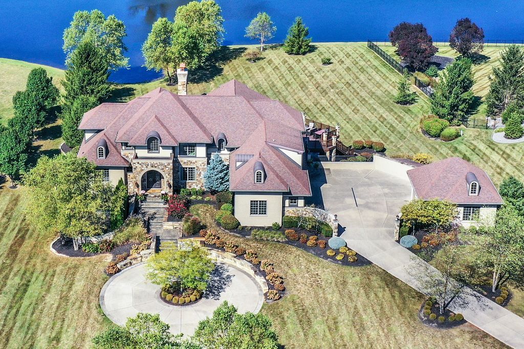 Opulent Oasis 2.5 Million Architectural Marvel Unveiled in Bargersville Indiana 1