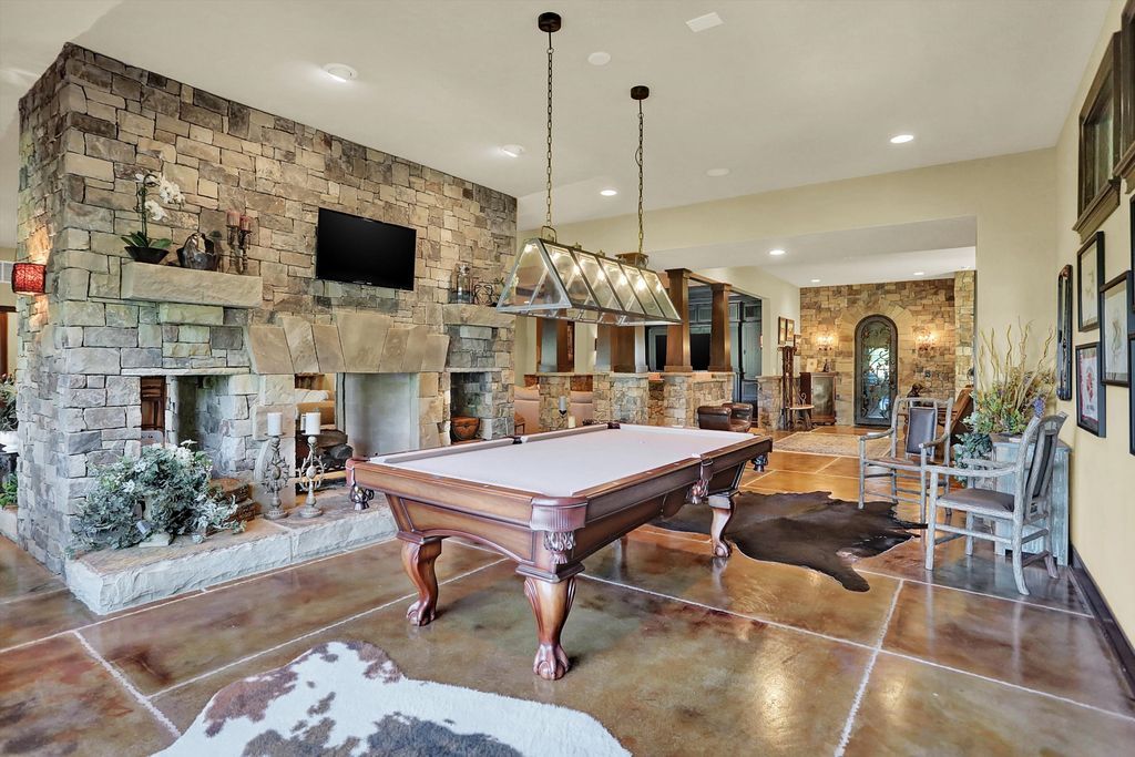 Opulent Oasis 2.5 Million Architectural Marvel Unveiled in Bargersville Indiana 33