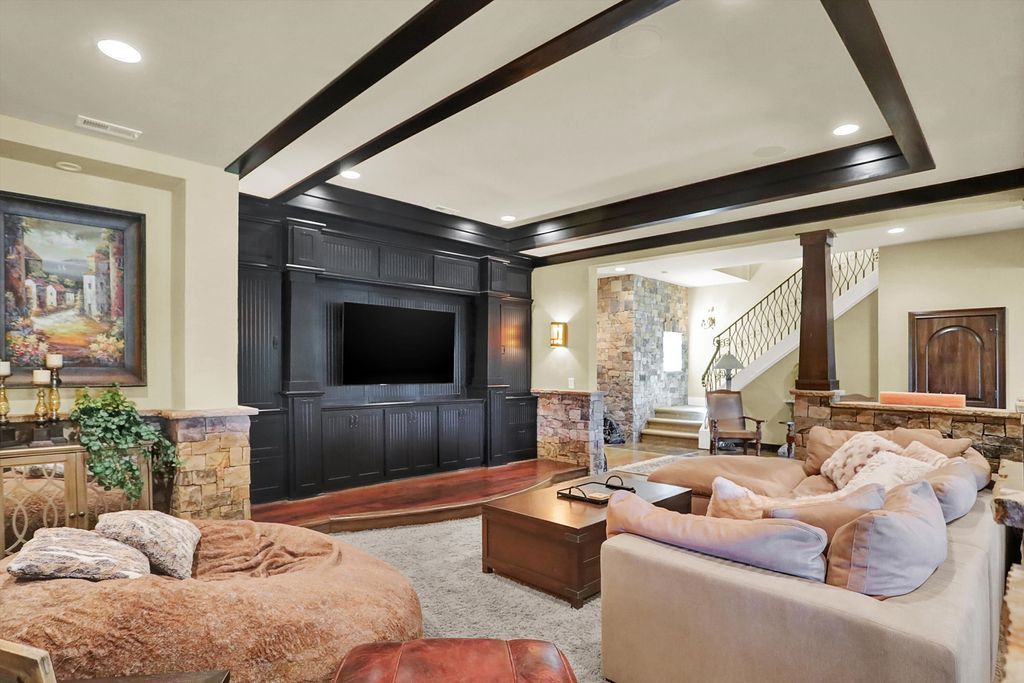 Opulent Oasis 2.5 Million Architectural Marvel Unveiled in Bargersville Indiana 38