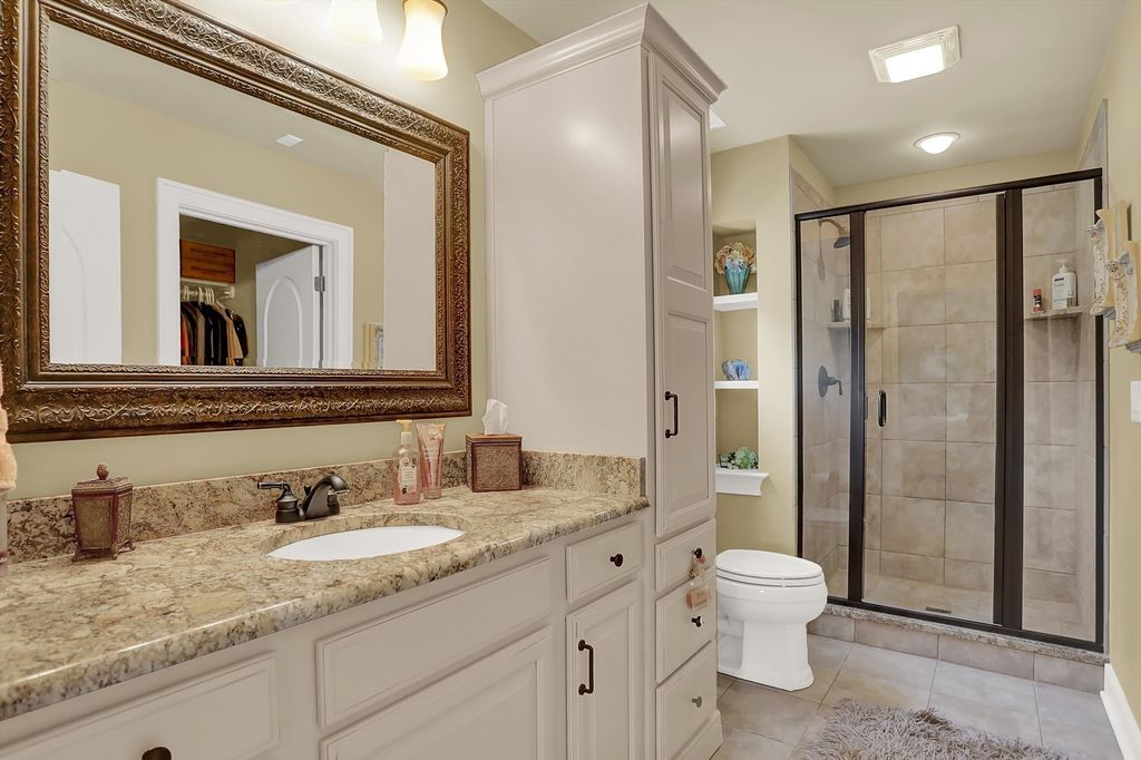 Opulent Oasis 2.5 Million Architectural Marvel Unveiled in Bargersville Indiana 41