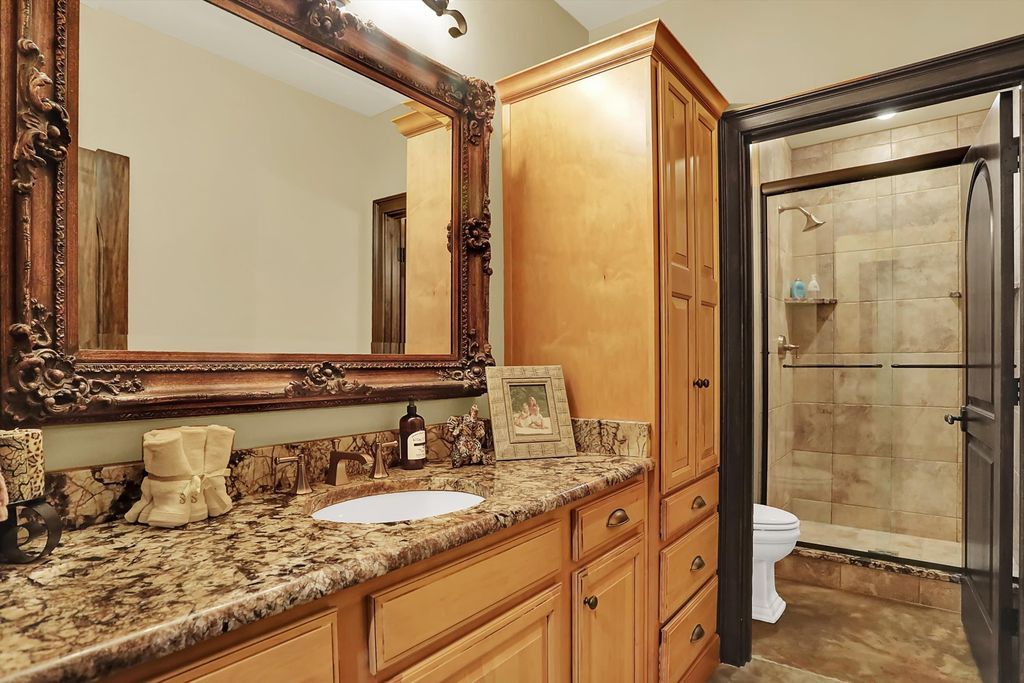 Opulent Oasis 2.5 Million Architectural Marvel Unveiled in Bargersville Indiana 43