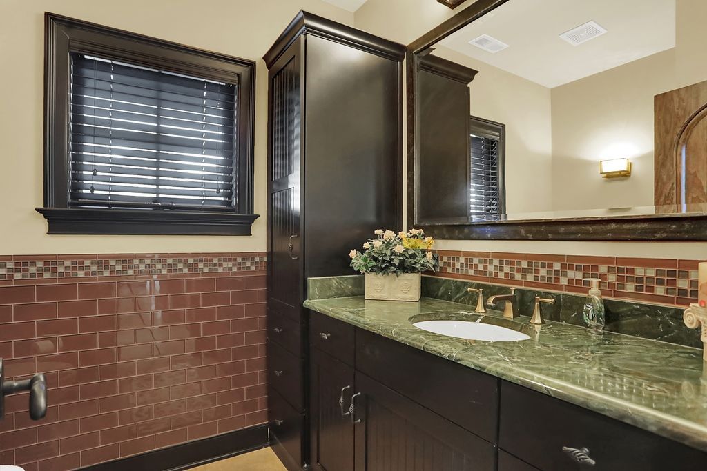Opulent Oasis 2.5 Million Architectural Marvel Unveiled in Bargersville Indiana 44