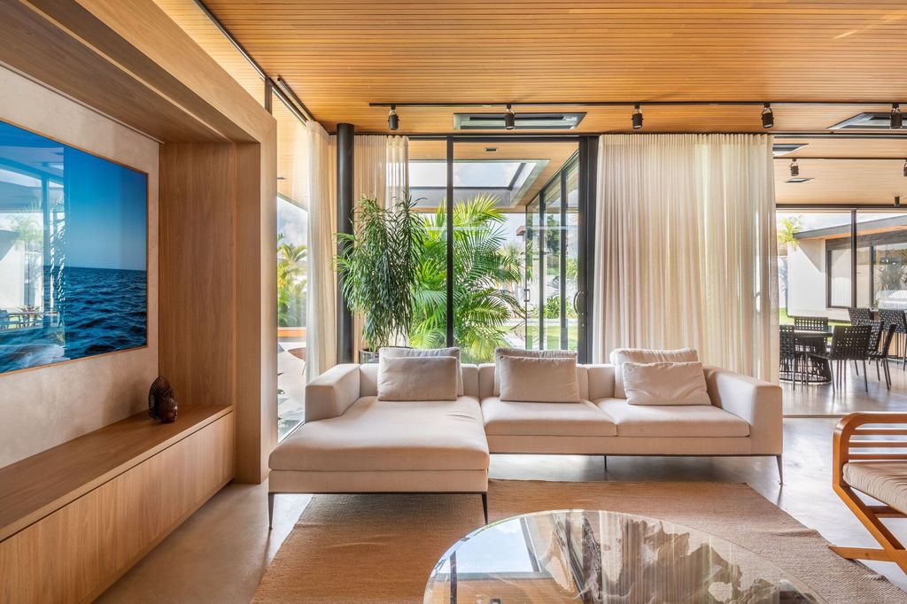 Petrus House, Minimalist Haven by Sala Squadra Arquitetura & Interiores