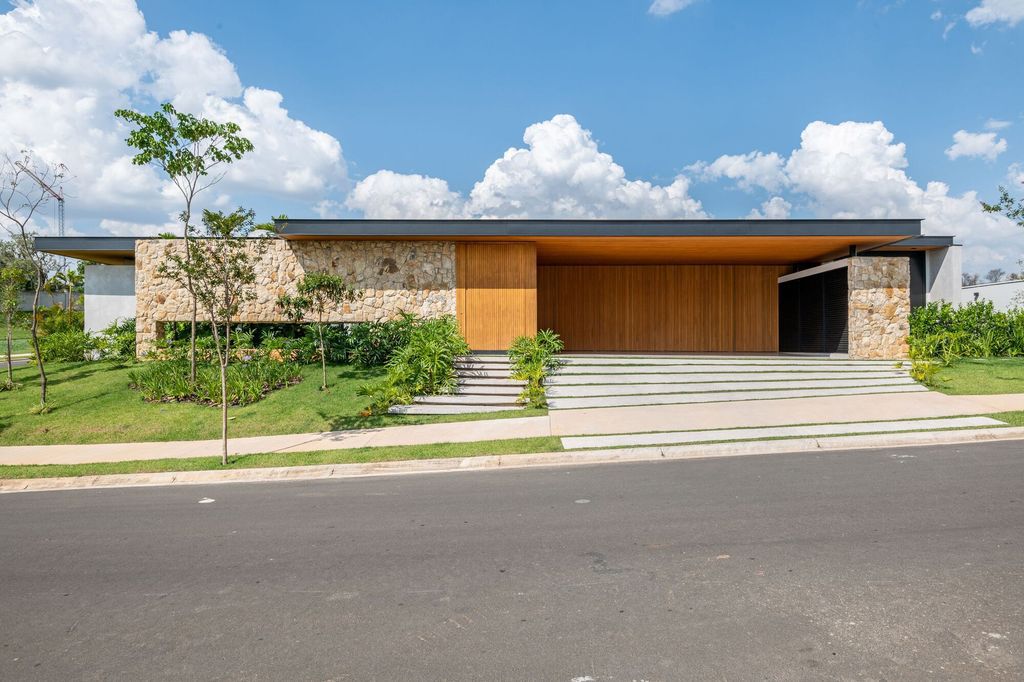 Petrus House, Minimalist Haven by Sala Squadra Arquitetura & Interiores