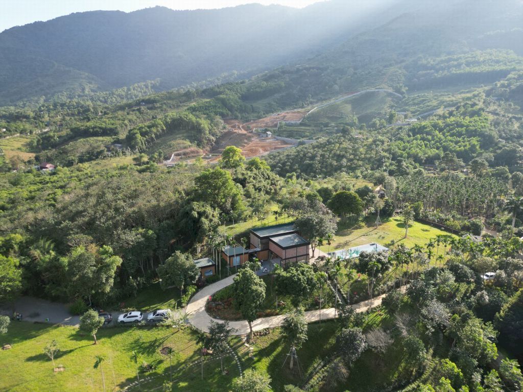 Quin Hill Camp, Harmony of Nature and Architecture by Idee Architects