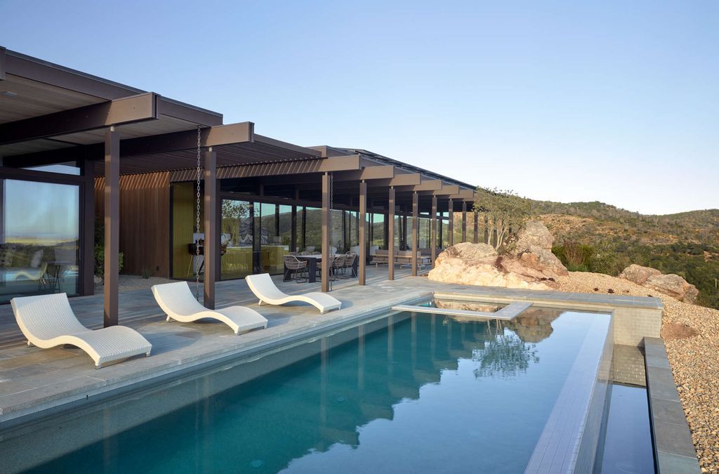 Sonoma Hilltop New Residence, Modern Living by Klopf Architecture