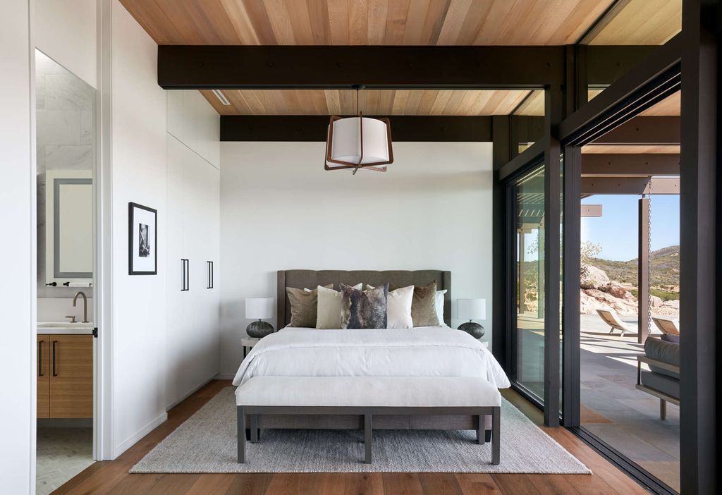 Sonoma Hilltop New Residence, Modern Living by Klopf Architecture