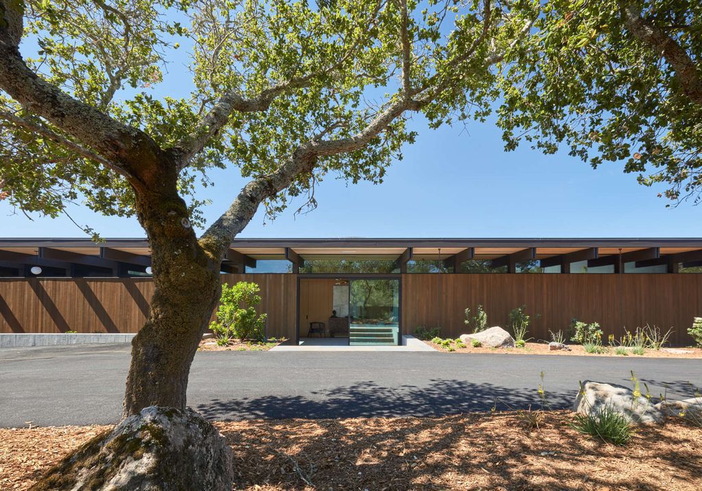 Sonoma Hilltop New Residence, Modern Living by Klopf Architecture