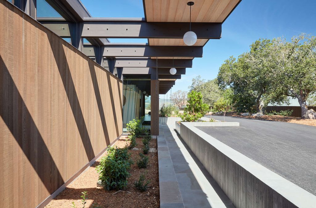 Sonoma Hilltop New Residence, Modern Living by Klopf Architecture