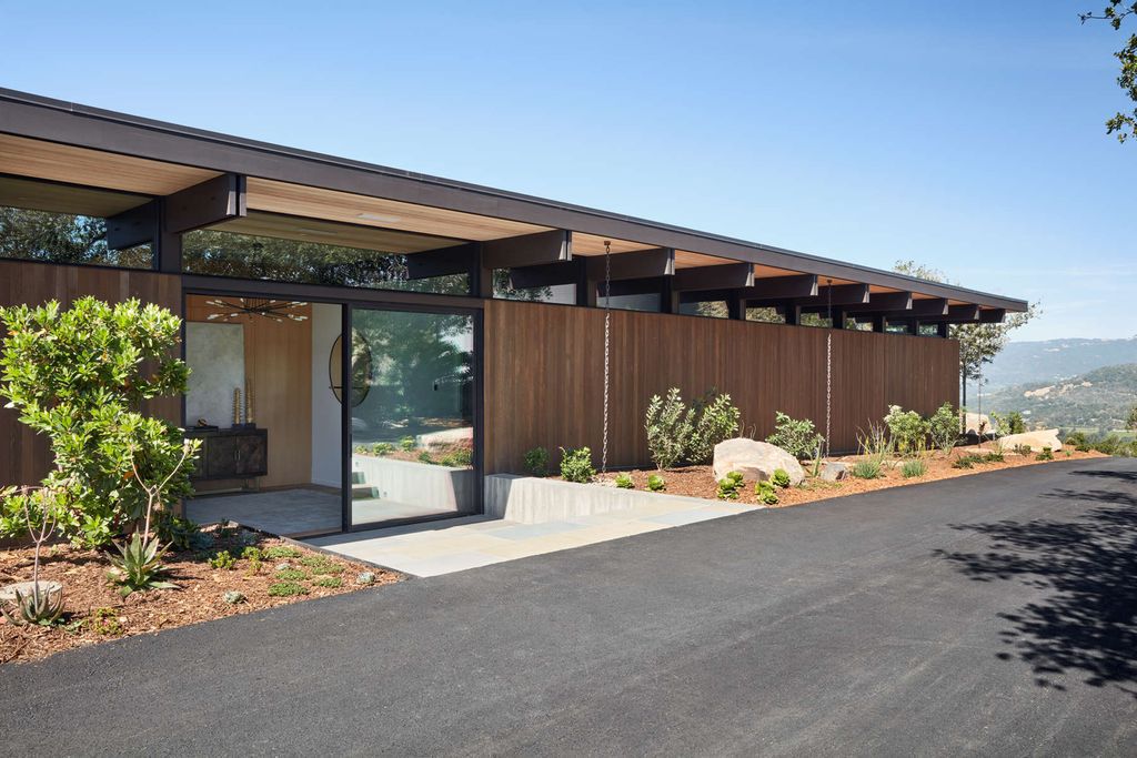 Sonoma Hilltop New Residence, Modern Living by Klopf Architecture
