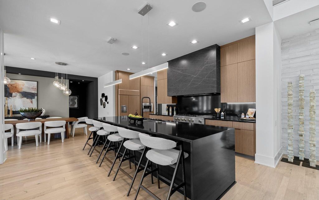 Sophisticated Elegance A 5.5 Million Oasis with Modern Design and Breathtaking North Carolina Vistas 11