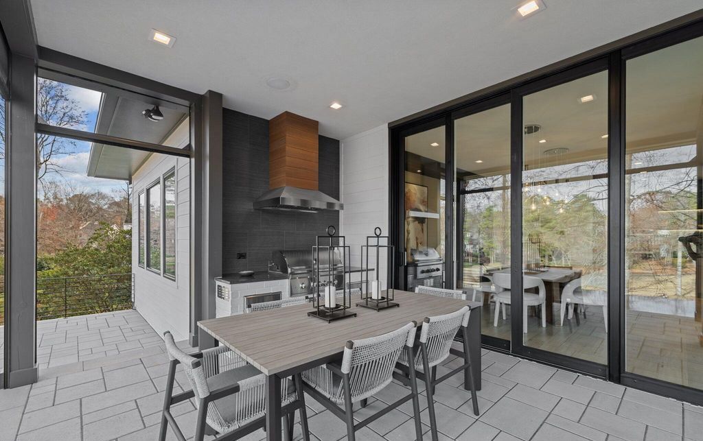 Sophisticated Elegance A 5.5 Million Oasis with Modern Design and Breathtaking North Carolina Vistas 44