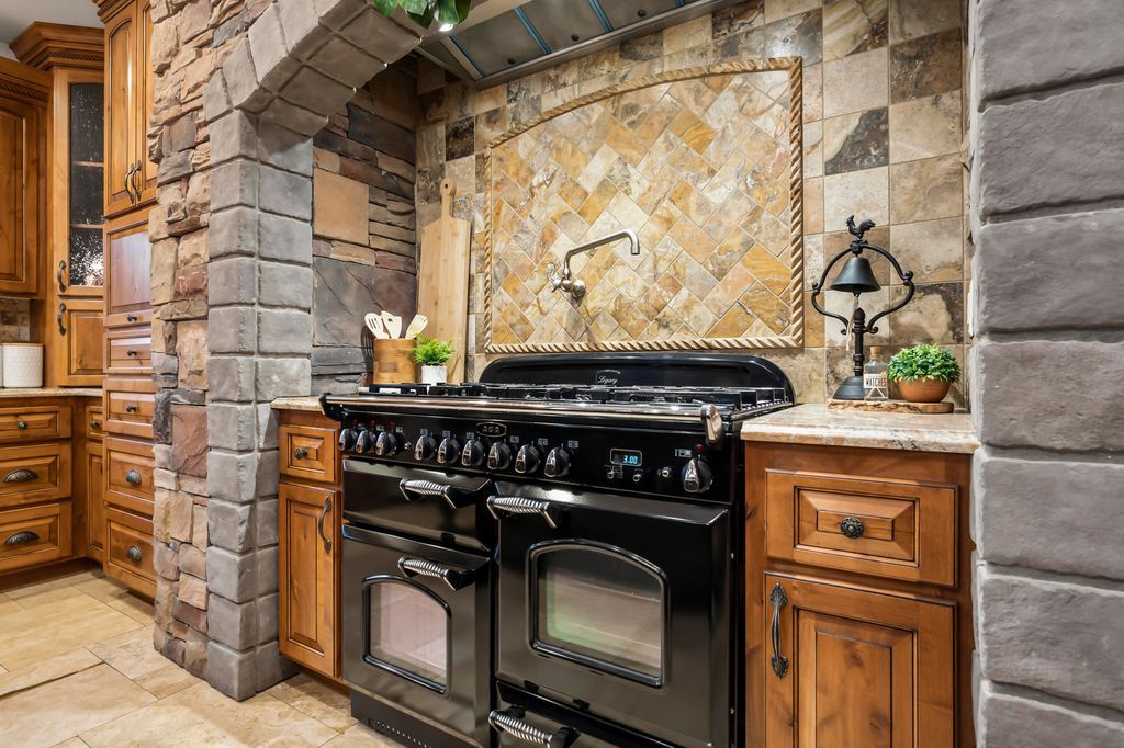 Sophisticated Luxury A Masterpiece Home on Tam McArthur Loop Broken Top Asking 2.098 Million 11
