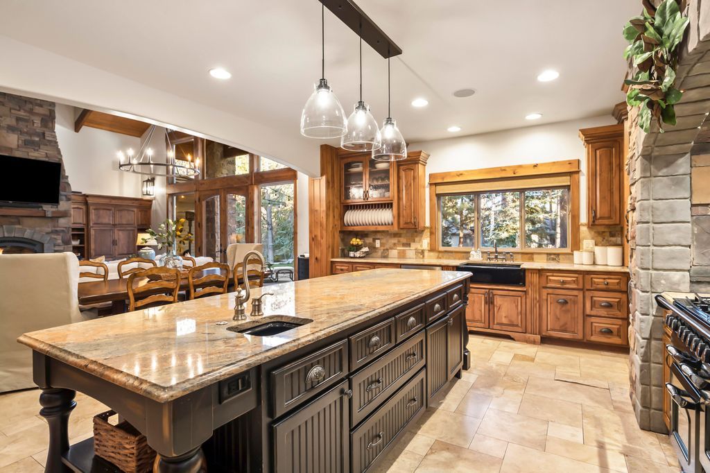Sophisticated Luxury A Masterpiece Home on Tam McArthur Loop Broken Top Asking 2.098 Million 12