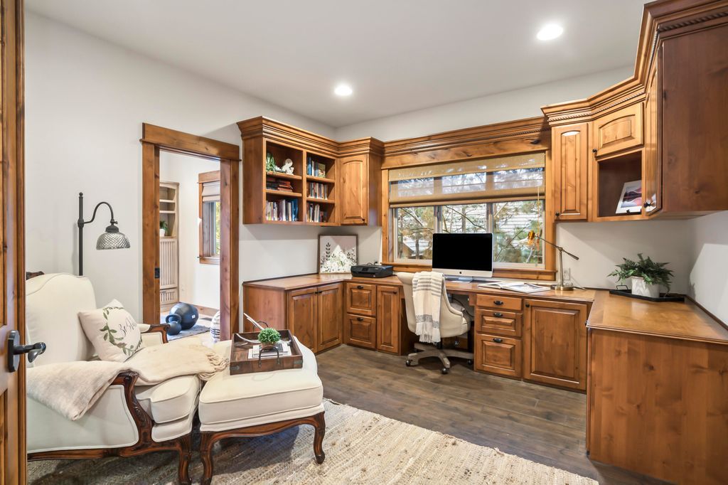 Sophisticated Luxury A Masterpiece Home on Tam McArthur Loop Broken Top Asking 2.098 Million 23