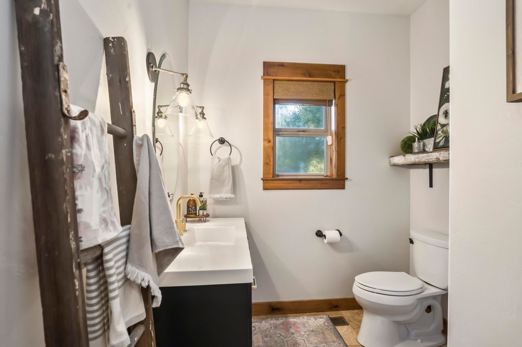 Sophisticated Luxury A Masterpiece Home on Tam McArthur Loop Broken Top Asking 2.098 Million 25