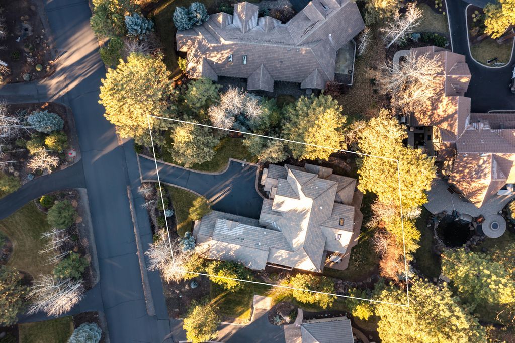 Sophisticated Luxury A Masterpiece Home on Tam McArthur Loop Broken Top Asking 2.098 Million 48