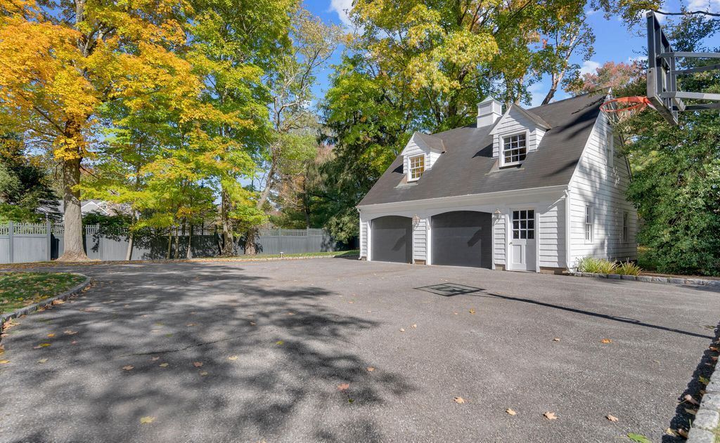 Southern Splendor Estate A Sunlit Haven of Luxury Privacy and Elegance in Connecticut Priced at 9.75 Million 41