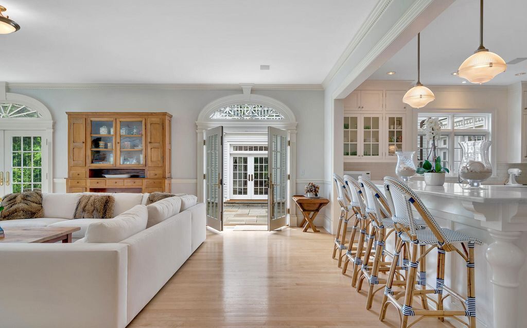 Southern Splendor Estate A Sunlit Haven of Luxury Privacy and Elegance in Connecticut Priced at 9.75 Million 7
