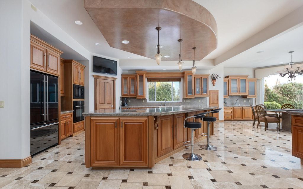 Spanish Style Estate in Yachats a Tranquil 3.995M Park Like Retreat 11