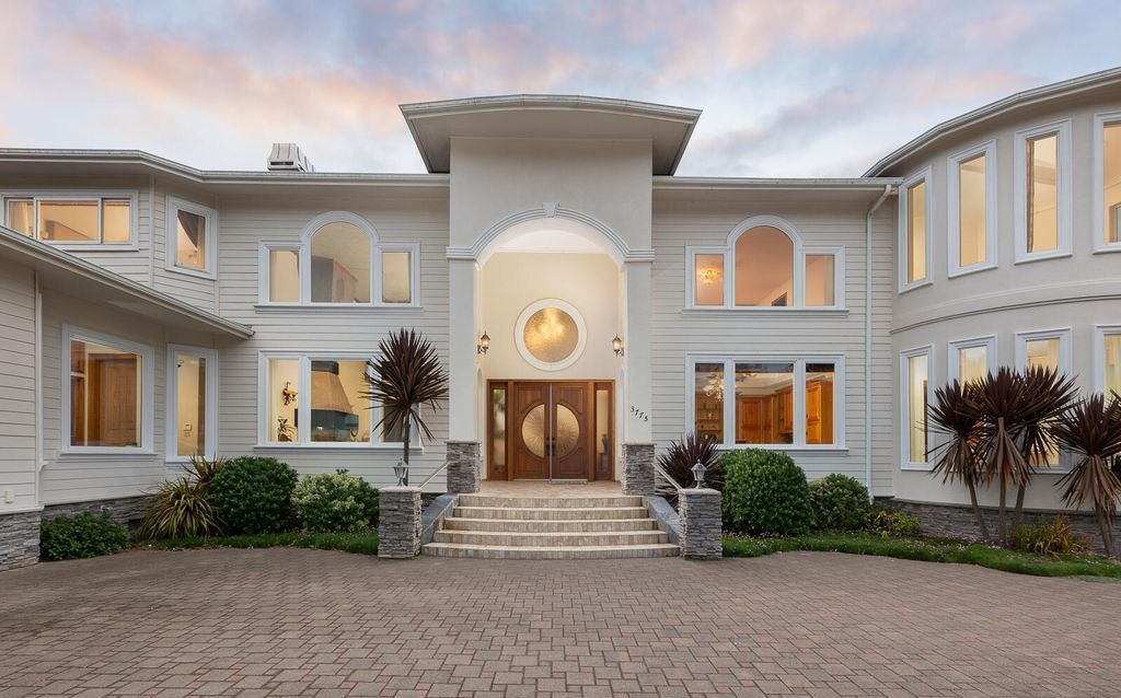 Spanish Style Estate in Yachats a Tranquil 3.995M Park Like Retreat 2