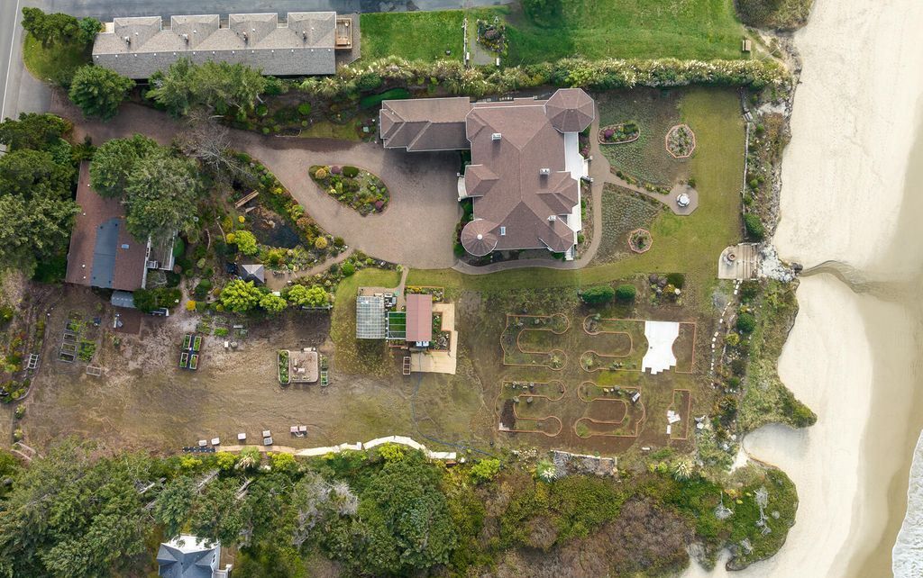 Spanish Style Estate in Yachats a Tranquil 3.995M Park Like Retreat 51