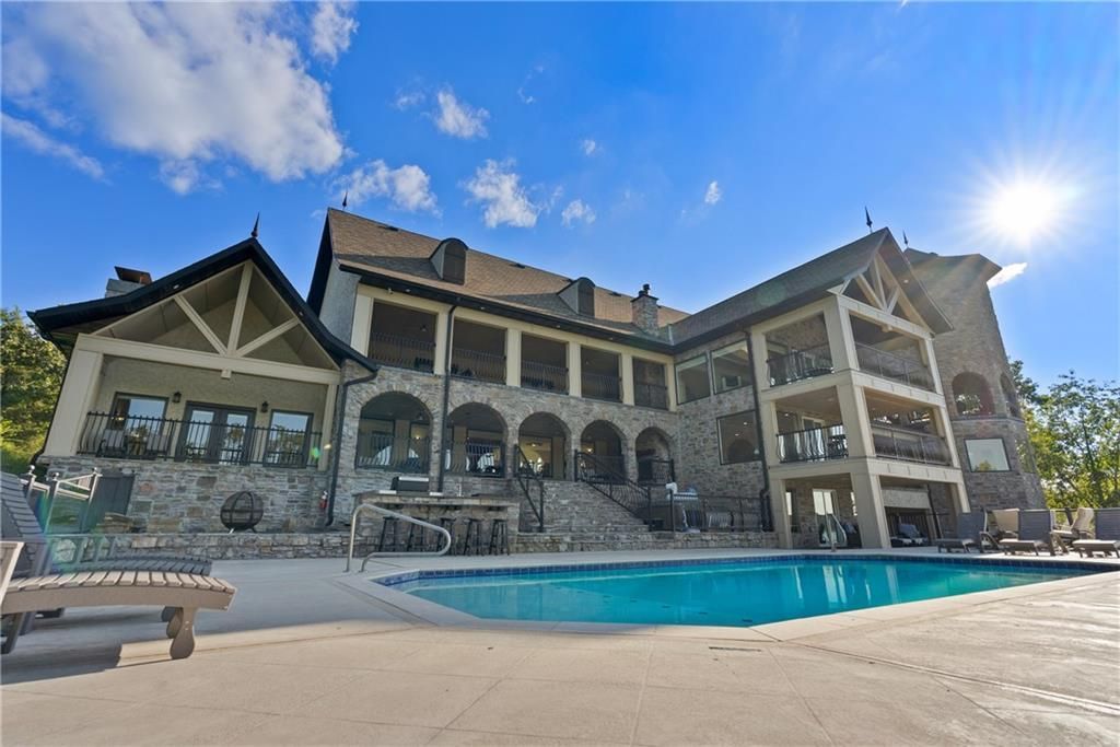 Stone Mansion Iconic Lakefront Retreat on the Beautiful Lake of the Ozarks Missouri Offered at 7.8 Million 38