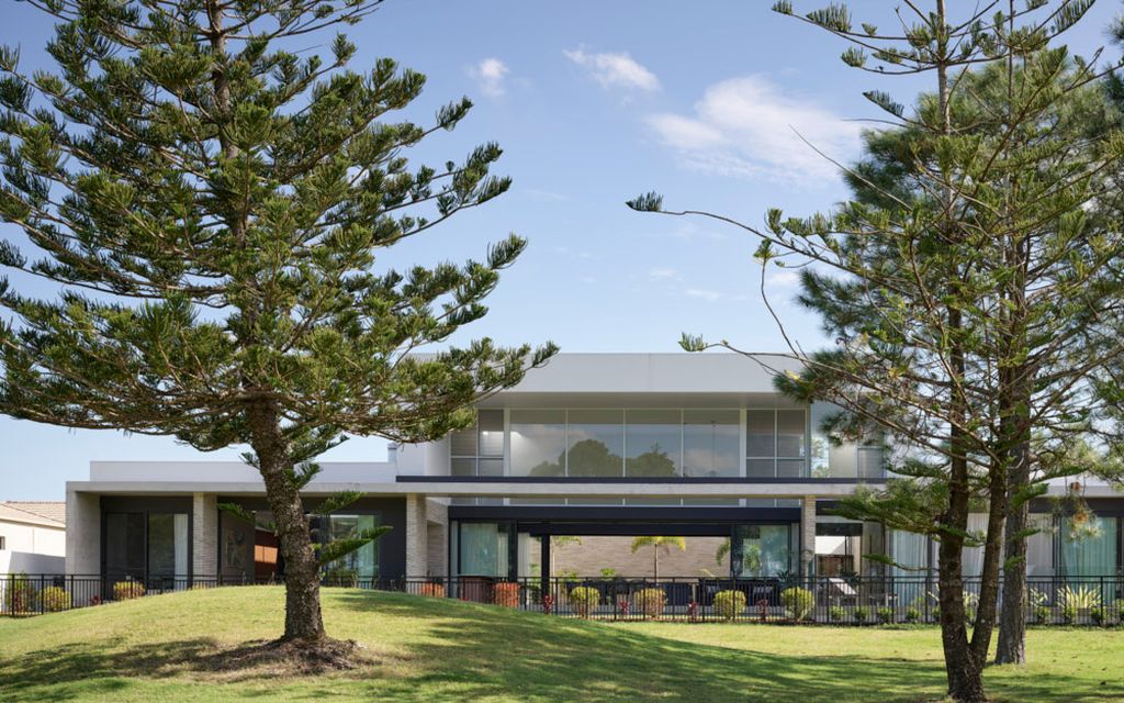 Stratum House, Marvel of Layered Elegance by Joe Adsett Architects 2 Stratum House, Marvel of Layered Elegance by Joe Adsett Architects