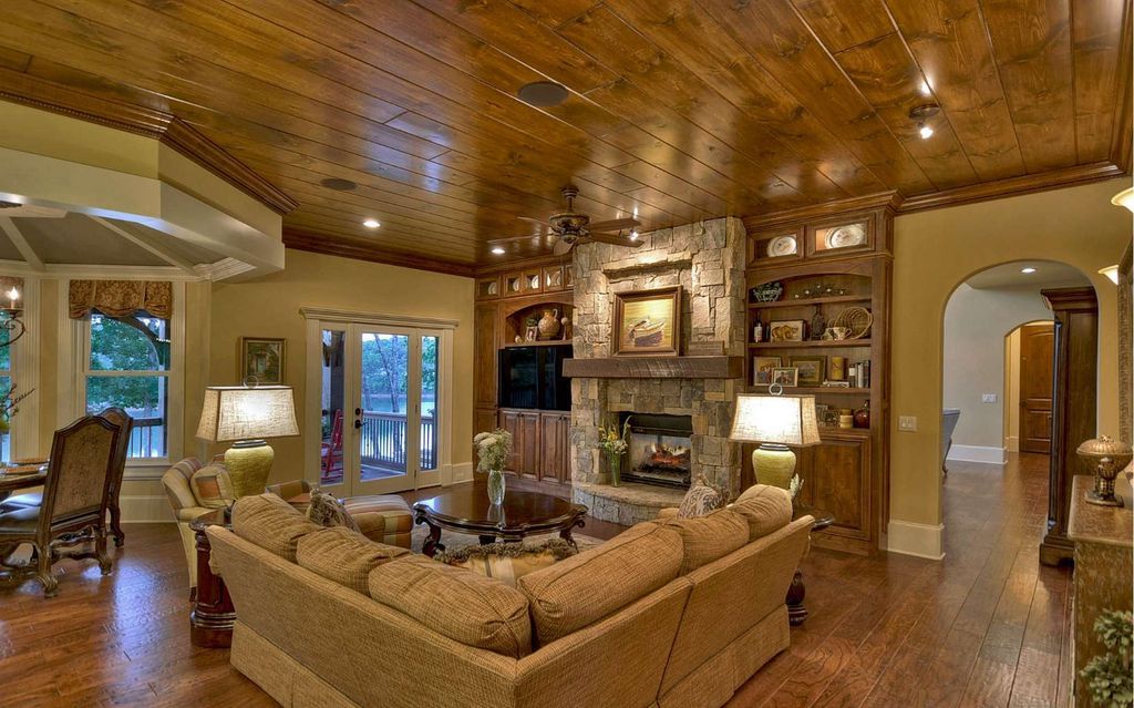 Sumptuous Lakefront Estate Exemplifying Elegance on Lake Blue Ridge Georgia Listed at 9.5 Million 11