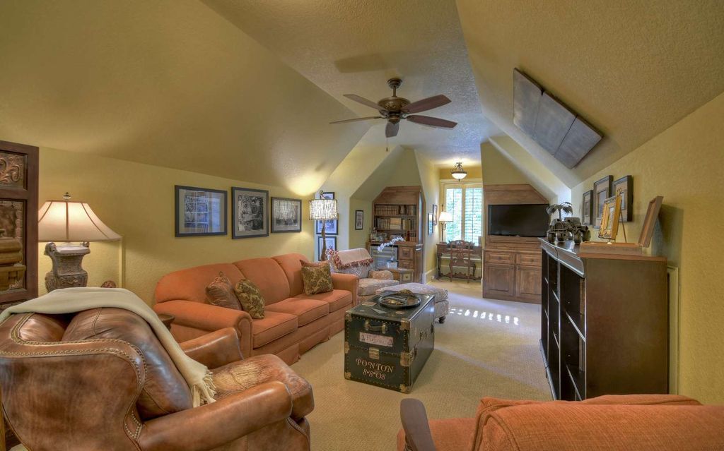 Sumptuous Lakefront Estate Exemplifying Elegance on Lake Blue Ridge Georgia Listed at 9.5 Million 21