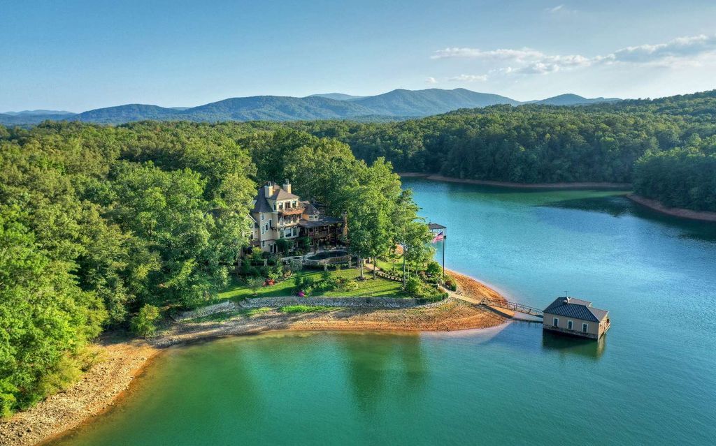 Sumptuous Lakefront Estate Exemplifying Elegance on Lake Blue Ridge Georgia Listed at 9.5 Million 38