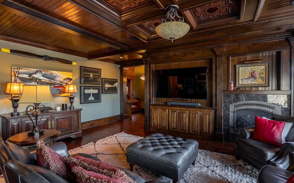 Sumptuous Lakefront Estate Exemplifying Elegance on Lake Blue Ridge Georgia Listed at 9.5 Million 50