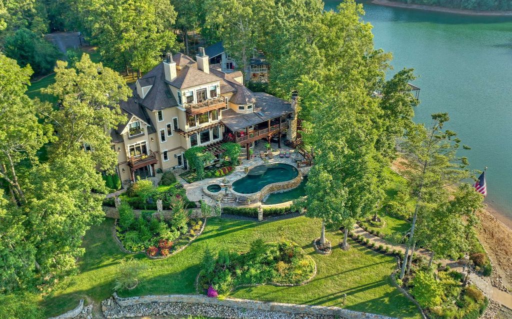 Sumptuous Lakefront Estate Exemplifying Elegance on Lake Blue Ridge Georgia Listed at 9.5 Million 6
