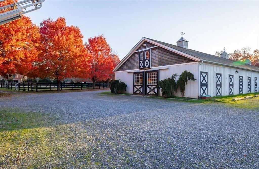 Unrivaled Equestrian Elegance Premier Estate in Mattituck New York Hits the Market for 9999995 15