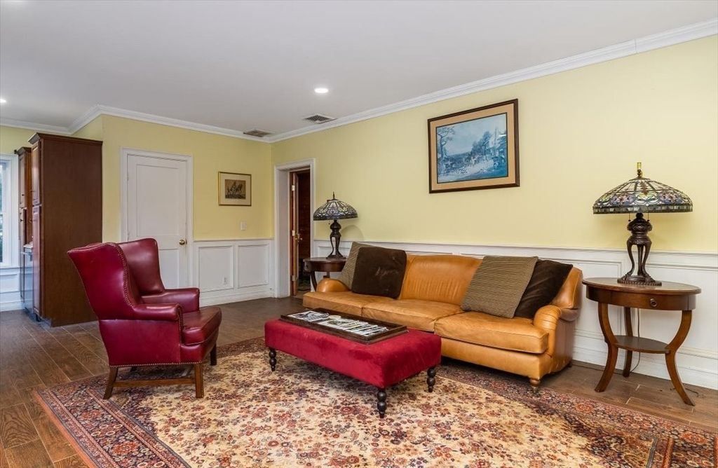 Unrivaled Equestrian Elegance Premier Estate in Mattituck New York Hits the Market for 9999995 19