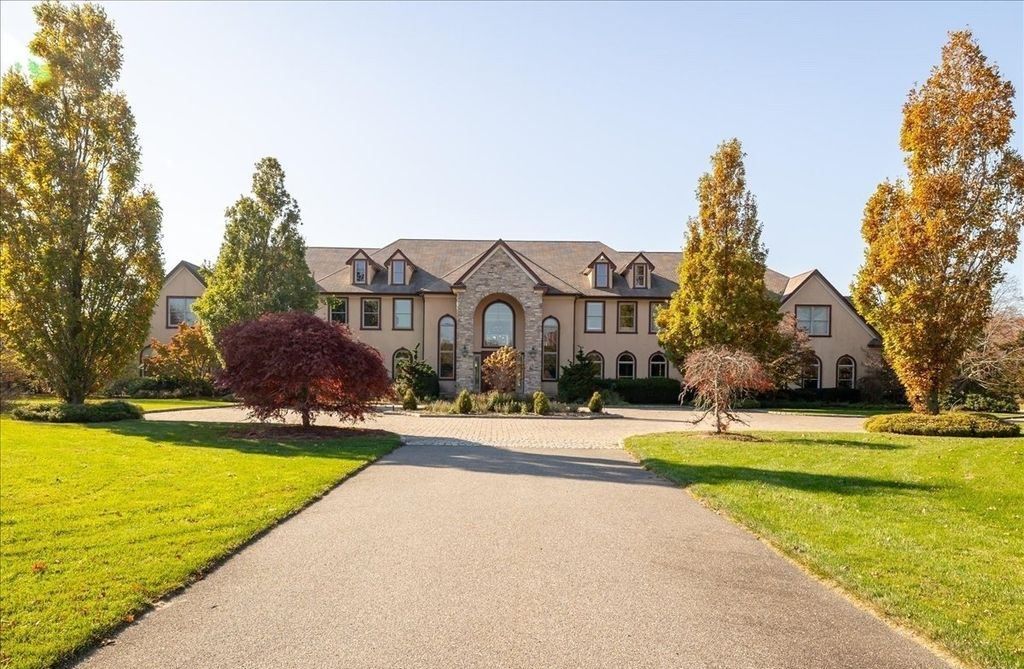 Unrivaled Equestrian Elegance Premier Estate in Mattituck New York Hits the Market for 9999995 2