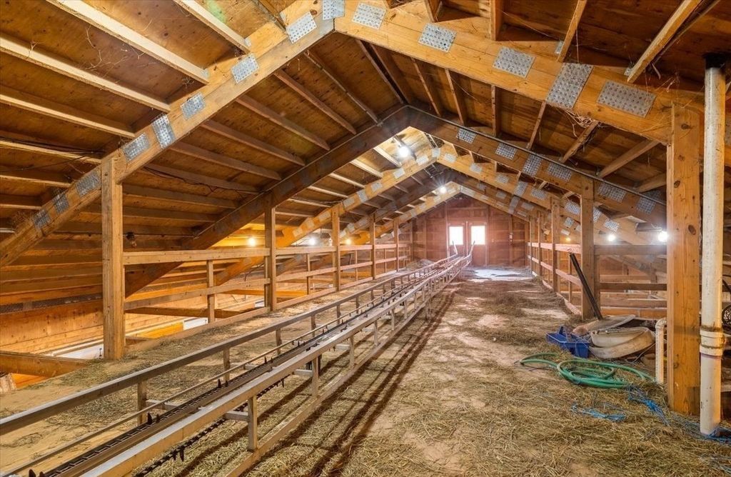 Unrivaled Equestrian Elegance Premier Estate in Mattituck New York Hits the Market for 9999995 21