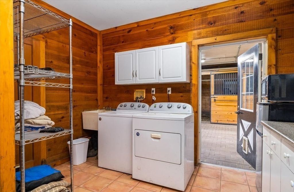 Unrivaled Equestrian Elegance Premier Estate in Mattituck New York Hits the Market for 9999995 22