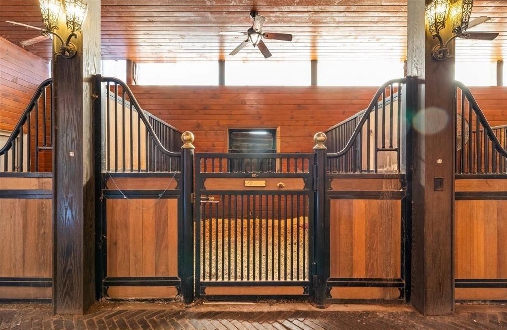 Unrivaled Equestrian Elegance Premier Estate in Mattituck New York Hits the Market for 9999995 28